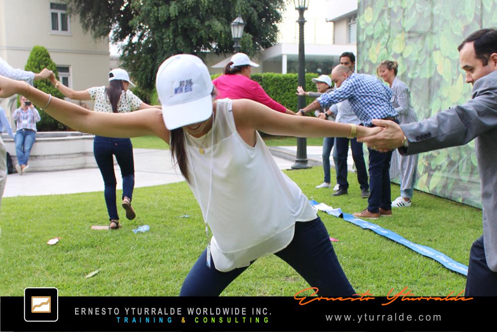Team Building Group LATAM fomentando confianza, colaboración y trabajo vivencial