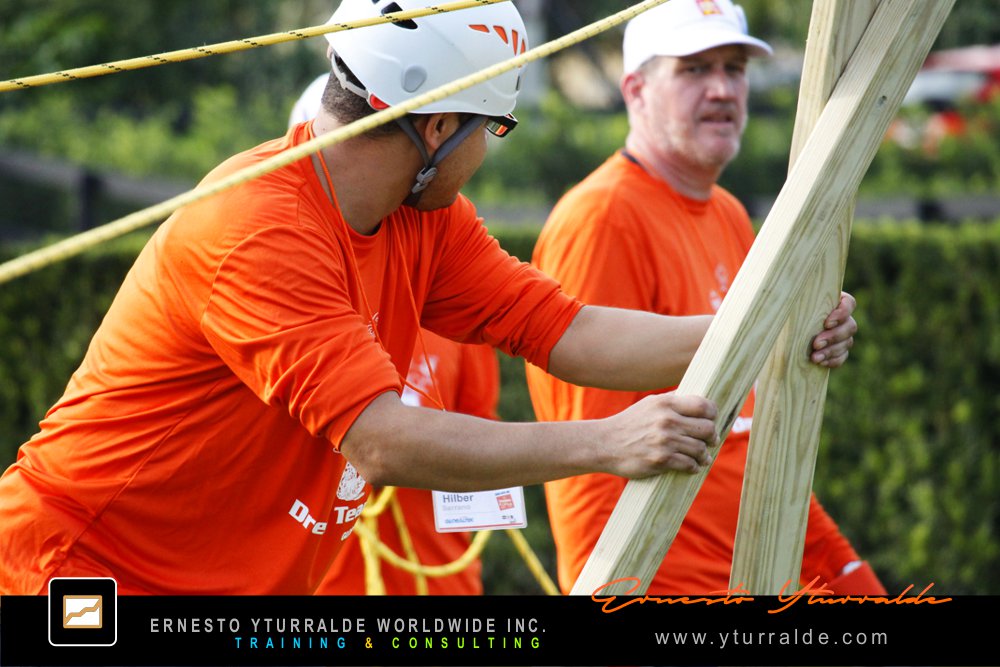 Team Building empresarial orientado al desarrollo de equipos colaborativos y al fortalecimiento del compromiso organizacional