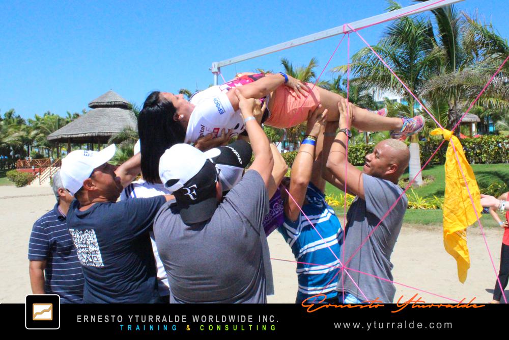 Team Building Group LATAM | Taller vivencial para potenciar la sinergia y el alto rendimiento de los equipos