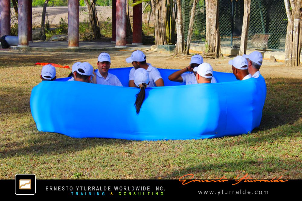Team Building Group LATAM | Retos colaborativos que activan sinergia y apoyo mutuo